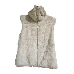 UNITED NATIONS COLORS Cream fur zip up vest. Size Large